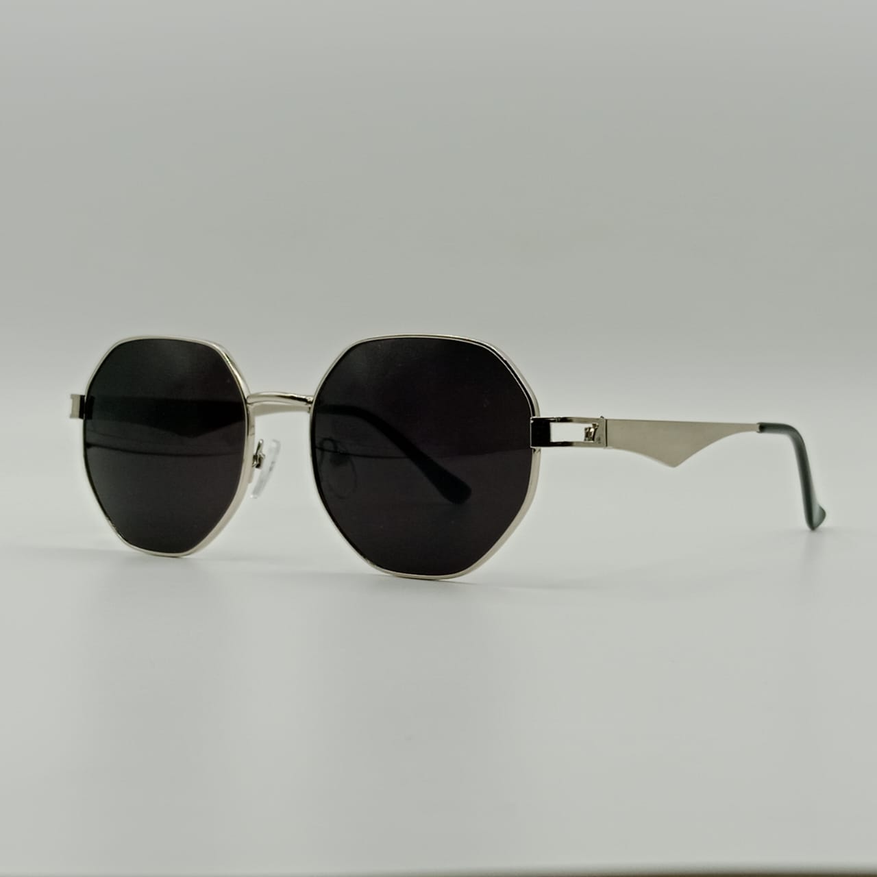 SIGNATURE SHADEZZZ FOR ALL FACE SHAPE AND GENDER